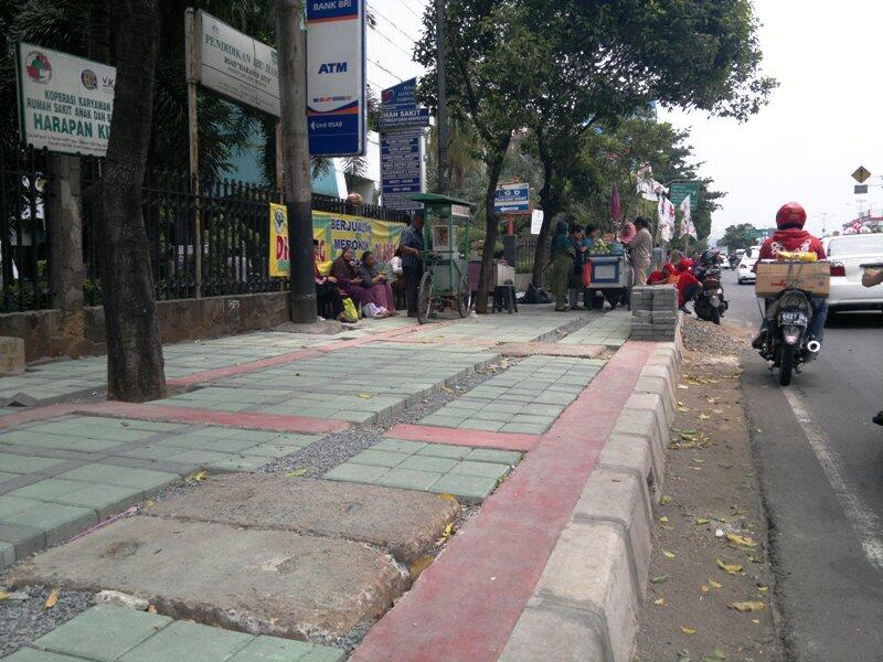 JALAN &amp; TROTOAR MAKE-OVER 2 : Bravo PU Pemprov DKI Jakarta!! Thank You Jokowi-Ahok!!