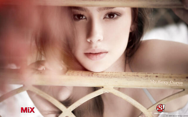 Presenter Cantik; Bruna Silva - Discover Asian Taste