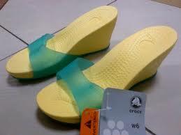 CARLIE PLATFORM SLIDE BY CROCS