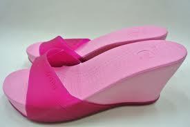 CARLIE PLATFORM SLIDE BY CROCS