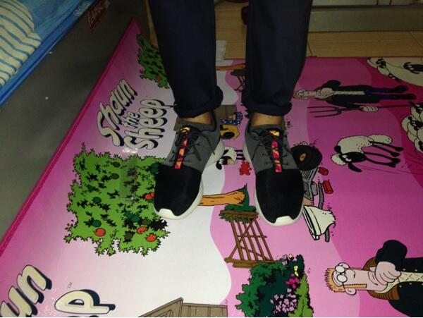 roshe run blackgreysuede, clot x undefeated, original fake (kaws)