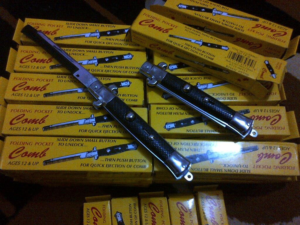 Switchblade comb / Sisir lipat reseller welcome