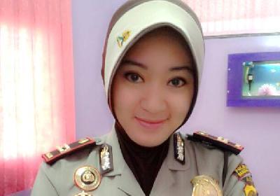 KAPOLRI: Penggunaan Jilbab bagi Polwan Ditunda