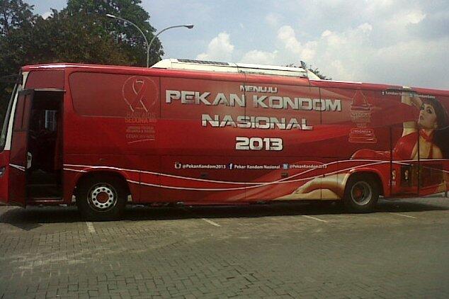 'Bus Kondom' akan Keliling Jakarta, Seperti Apa Isinya? Yuk Diintip :)