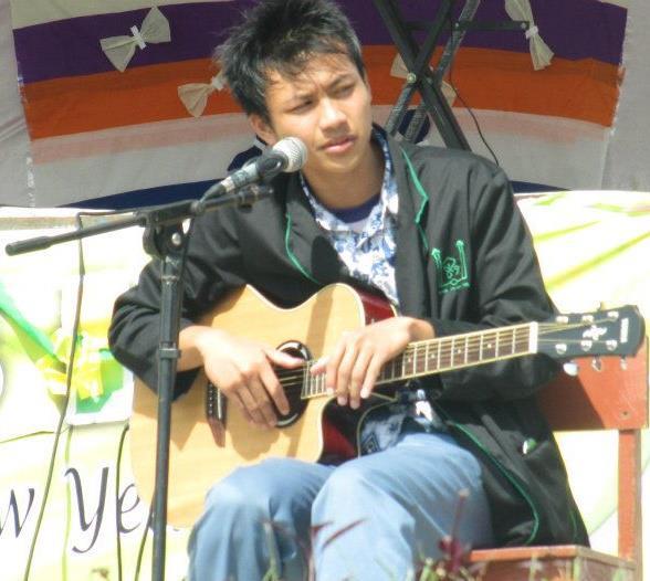 &#91;B&#93;Gitaris Unik &#91;Asli Indonesia&#93;&#91;/B&#93;