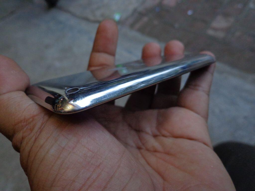 iPod touch 4th 8gb muluss murah hanya 750rb