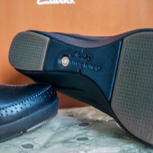 Sepatu Wanita Clarks Hitam