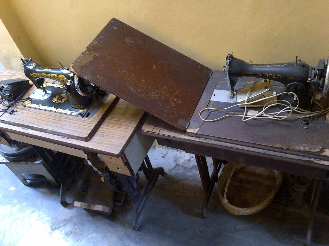 Mesin jahit antik