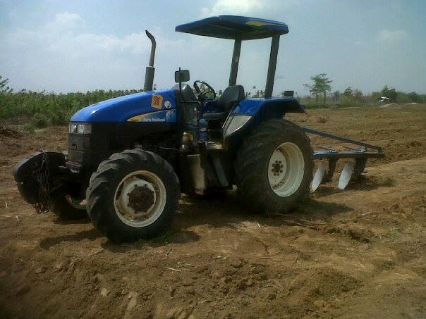Kami menyediakan sewa jasa traktor pertanian