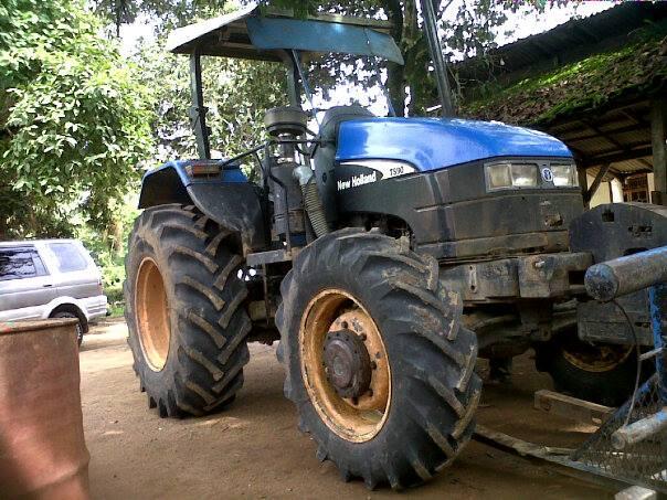 Kami menyediakan sewa jasa traktor pertanian