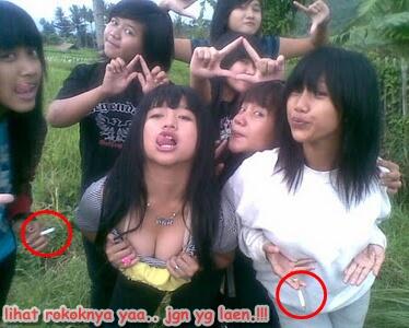  LIHAT ROKOKNYA!!!!!
