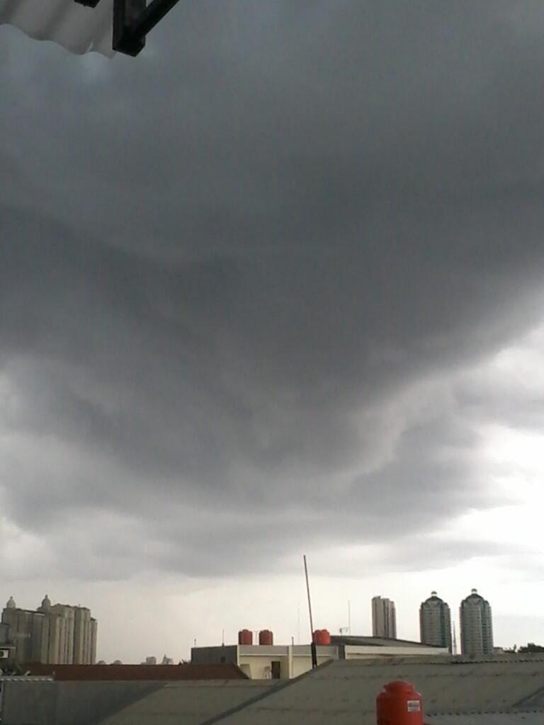 awan ini aneh gan