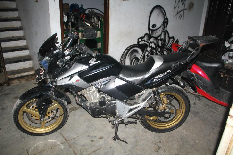 Terjual tiger revo 2009 mata picek murah KASKUS