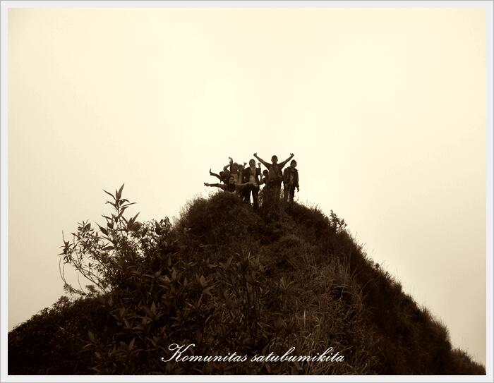 Mendaki Gunung Kerenceng