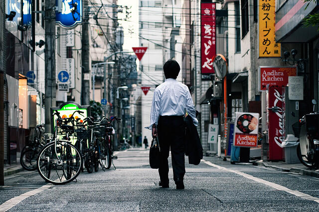 Kisah salaryman, pekerja keras yang rela mati di Jepang