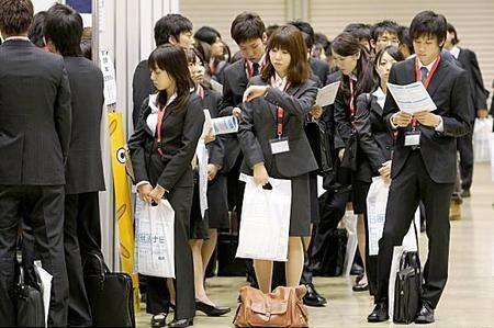 Kisah salaryman, pekerja keras yang rela mati di Jepang