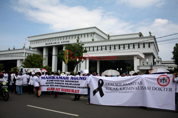 MAHKAMAH AGUNG Tunjuk 3 Hakim Tangani PK kasus dr.Ayu Cs