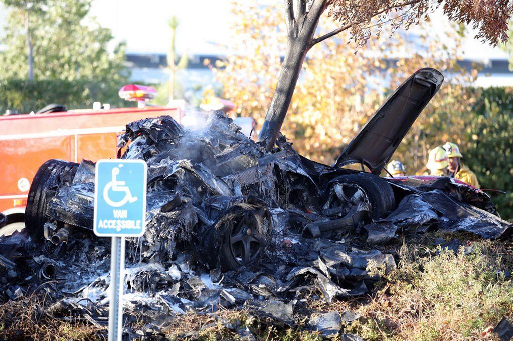 Muncul Kejanggalan/misteri Dibalik Meledaknya Porsche Carrera GT Paul Walker!