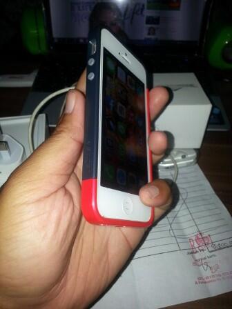 IPHONE 5 WHITE 16GB,FULLSET + BONUS2 (SURABAYA)