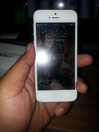 IPHONE 5 WHITE 16GB,FULLSET + BONUS2 (SURABAYA)