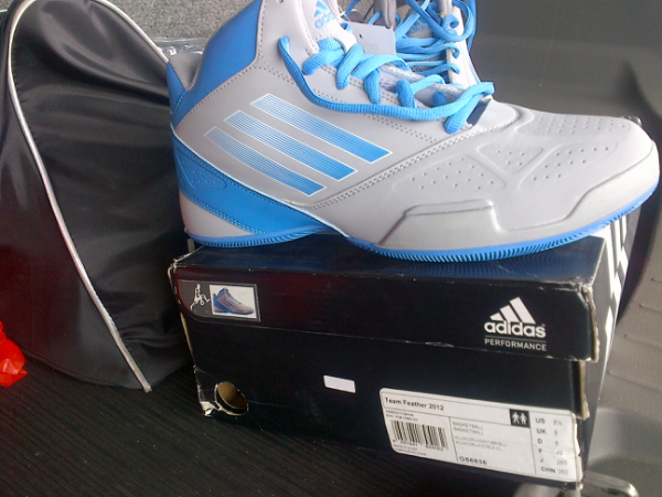 WTS: Sepatu Basket Adidas Ori Baru 100% (siapa cepat dia dapat!)