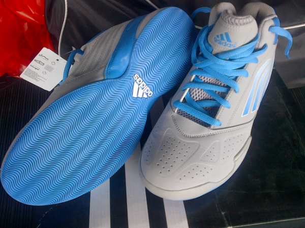 WTS: Sepatu Basket Adidas Ori Baru 100% (siapa cepat dia dapat!)