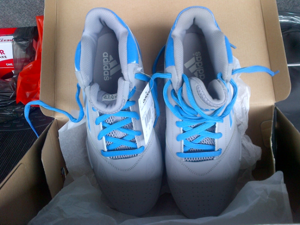 WTS: Sepatu Basket Adidas Ori Baru 100% (siapa cepat dia dapat!)