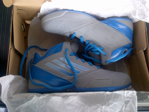 WTS: Sepatu Basket Adidas Ori Baru 100% (siapa cepat dia dapat!)