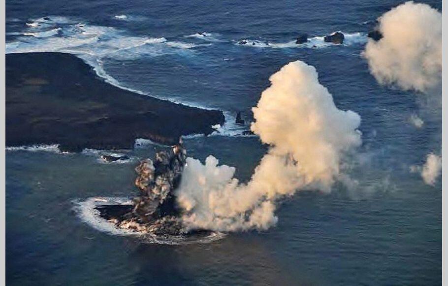 Letusan Gunung Berapi Lahirkan Pulau Baru