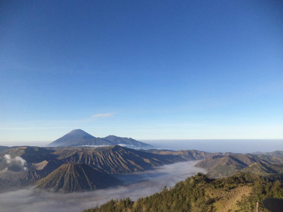 DIbalik Indahnya Gunung Bromo &#91;CInta Indonesia&#93;