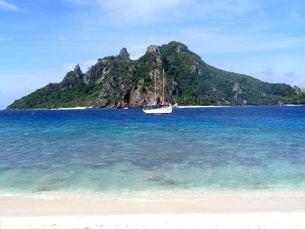 Liburan ala Film Hollywood di 6 Pantai Ini!