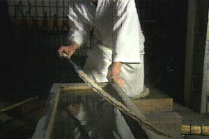 Mengintip Proses Pembuatan Katana di Jepang