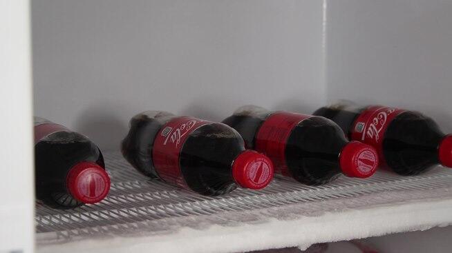 Self Freezing Coca-Cola (Bisa dicoba nih)