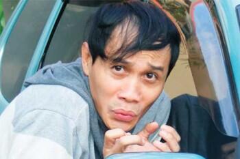 2 orang artis mirip ? :D