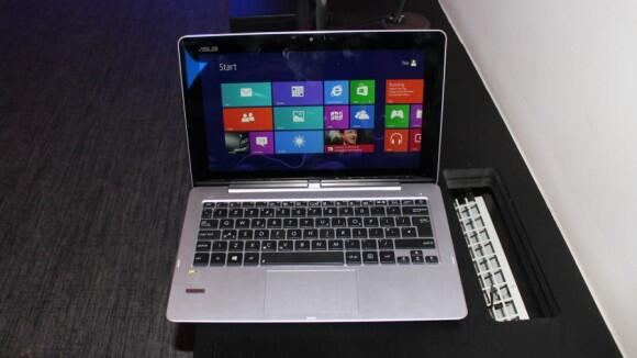 Memperkenalkan ASUS Transformer Trio. Tablet, laptop, PC. Dua OS dalam satu genggaman