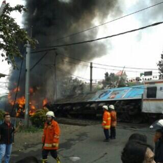 Foto-foto Tragedi Maut KRL Bintaro &#91;Update Terus Gan&#93; 