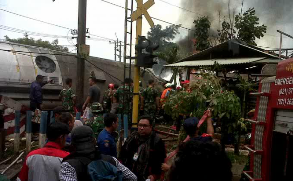 Foto-foto Tragedi Maut KRL Bintaro &#91;Update Terus Gan&#93; 