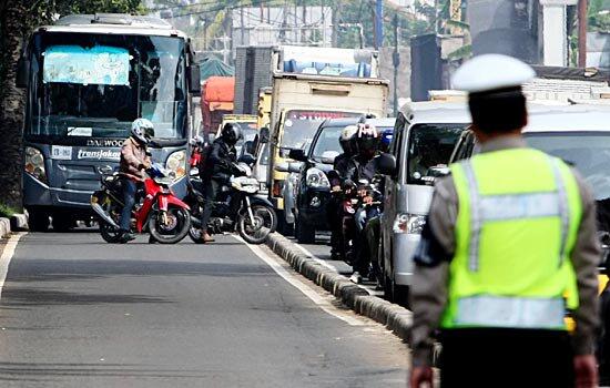 Gambar Kelakuan Polisi Gendeng!