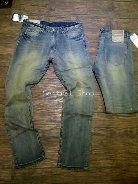 Terjual Celana  Jeans  dan  Baju LEVIS 100 Original Import 