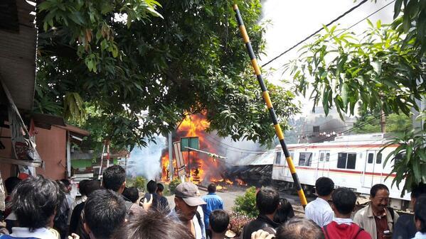 Kereta VS Truck Tangki