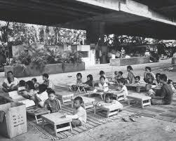 Sekolah Kolong Jembatan di India