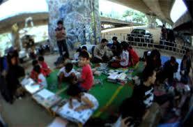 Sekolah Kolong Jembatan di India