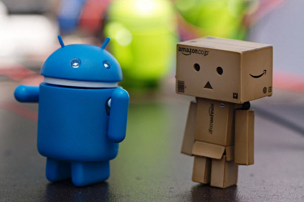 Danbo, boneka kotak yang sering jadi wallpaper smartphone.