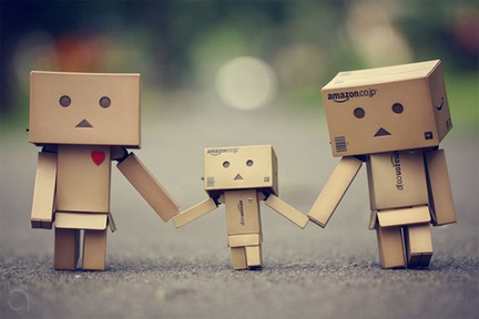 Danbo, boneka kotak yang sering jadi wallpaper smartphone.