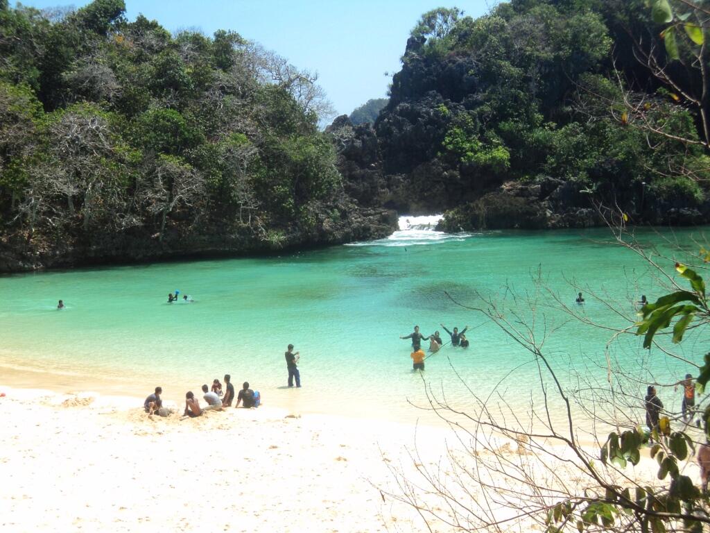 &quot;xxx&quot; pulau sempu