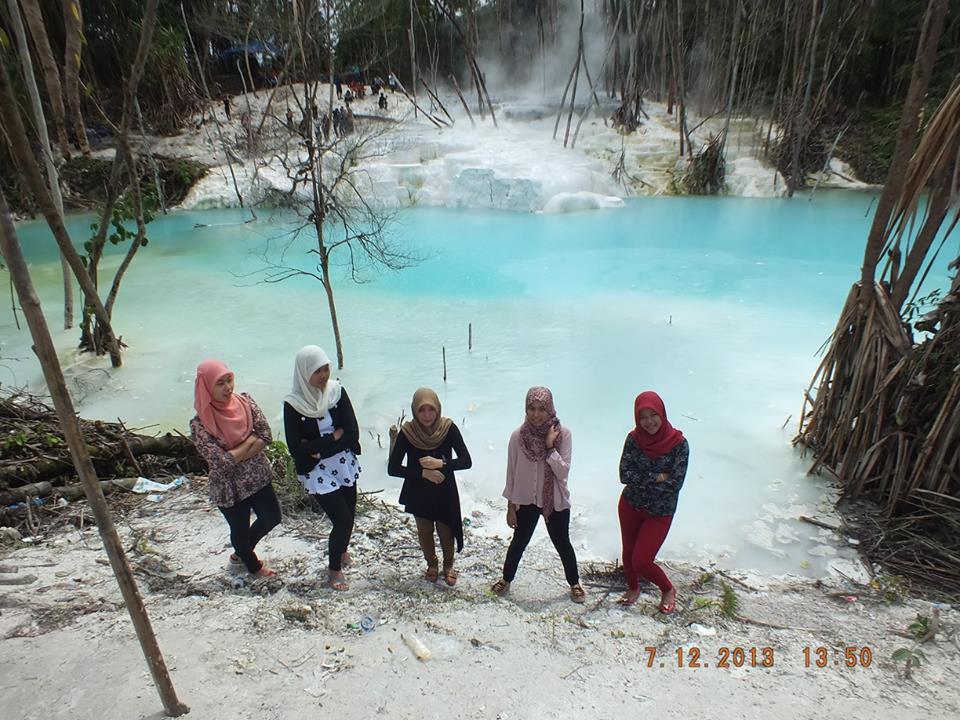 Share,, Indahnya Kawah biru di Medan