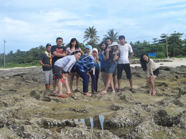 INDAHNYA PANTAI UJUNG GENTENG (SHARE)