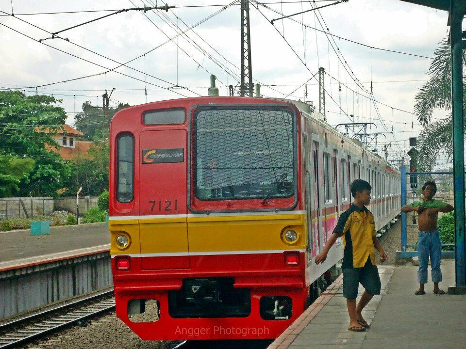 Mengapa Kereta Khusus Wanita Di Depan dan Di Belakang?