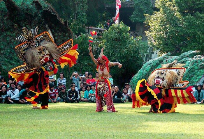 AMAZING CULTURE OF PONOROGO