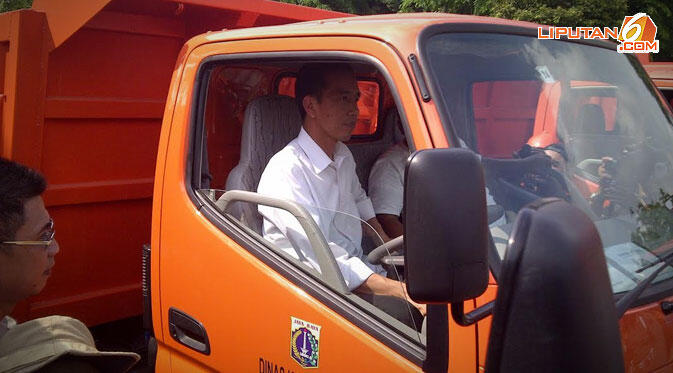 (Berita) Jokowi Mendadak Jadi Sopir Truk Sampah